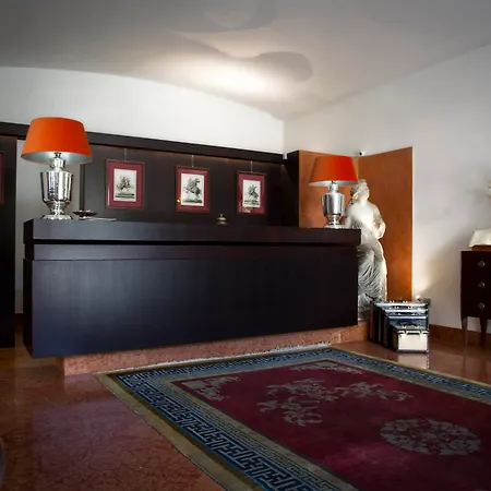 Palazzo Brunaccini Boutique ホテル 4*