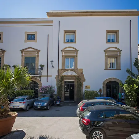 Palazzo Brunaccini Boutique Hotel